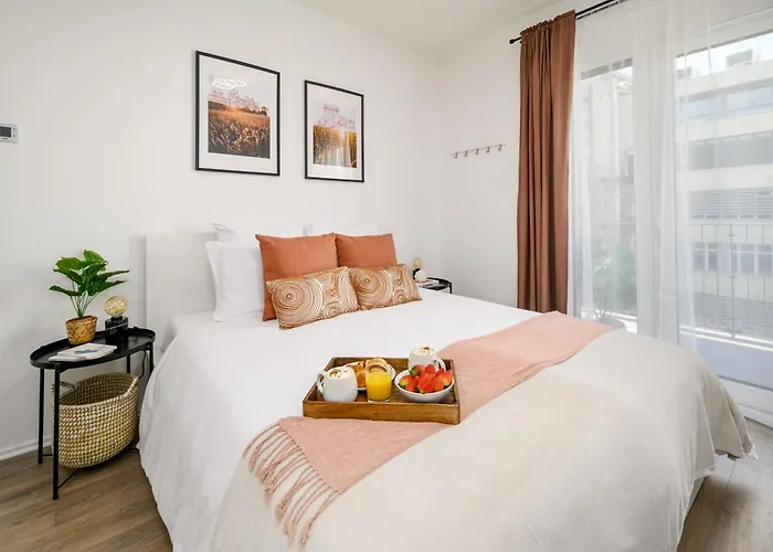 Marone Circles Comfortable Apartment For 4 With Parking