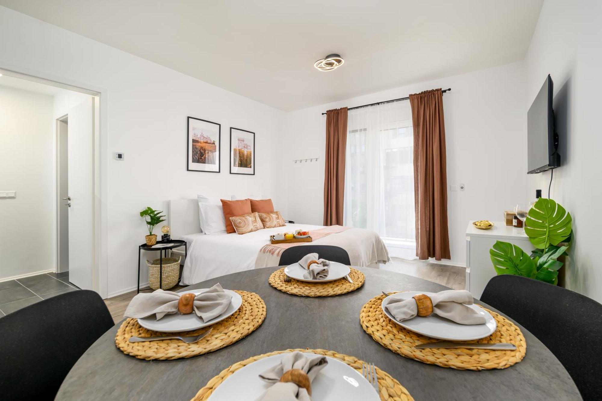 Apartment Marone Circles Comfortable For 4 With Parking *